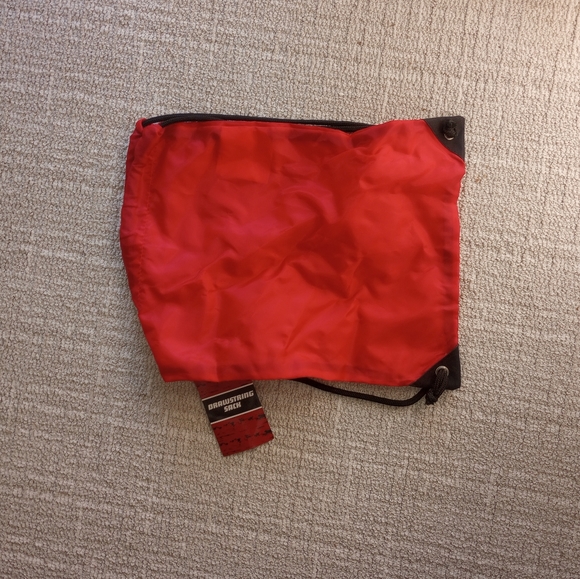 Red unisex drawstring bag - Picture 2 of 2